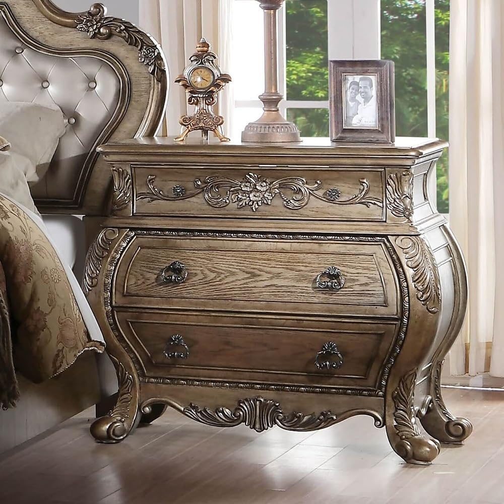 3 Drawers Nightstand in Vintage Oak Finish ,for Small Spaces