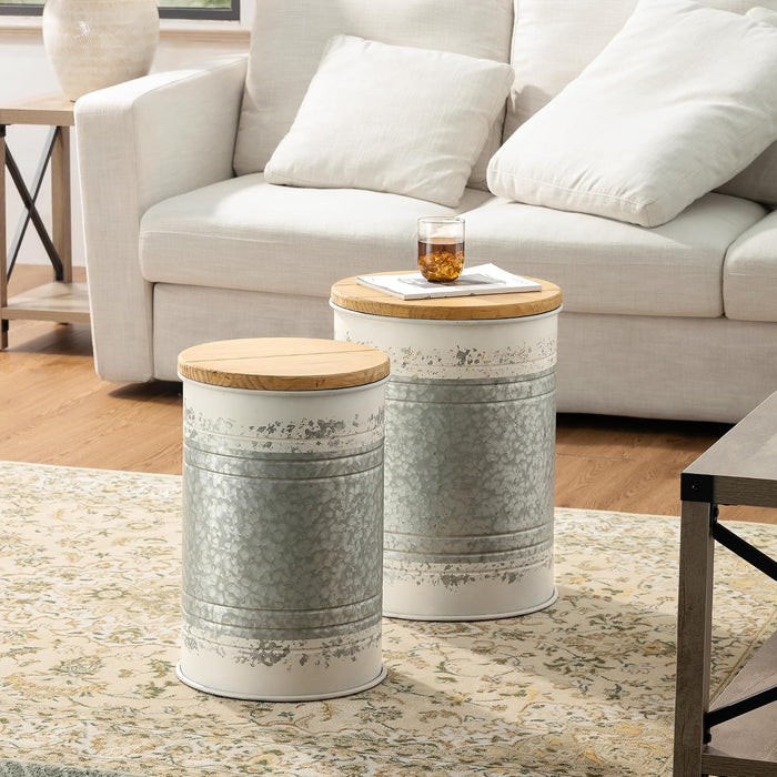 Glitzhome Rustic End Table Set of 2, Farmhouse Galvanized Metal Barrel Ottoman Storage Stool with Round Wood Lid for Living Room Furniture, Distressed White
