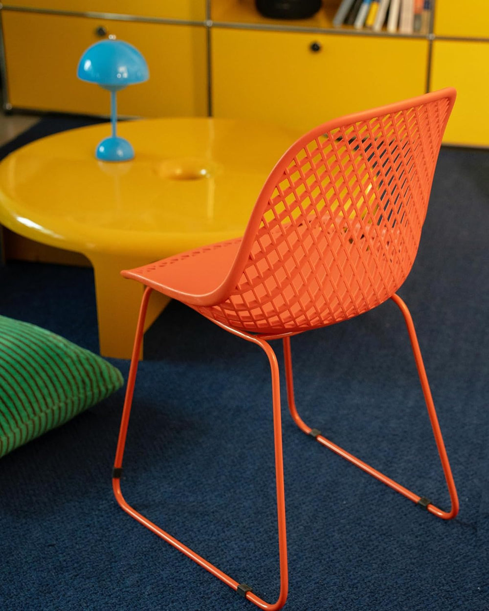 Modern Dining Chairs Set of 2, Stable Plastic Kitchen Chairs with Metal Sled ...