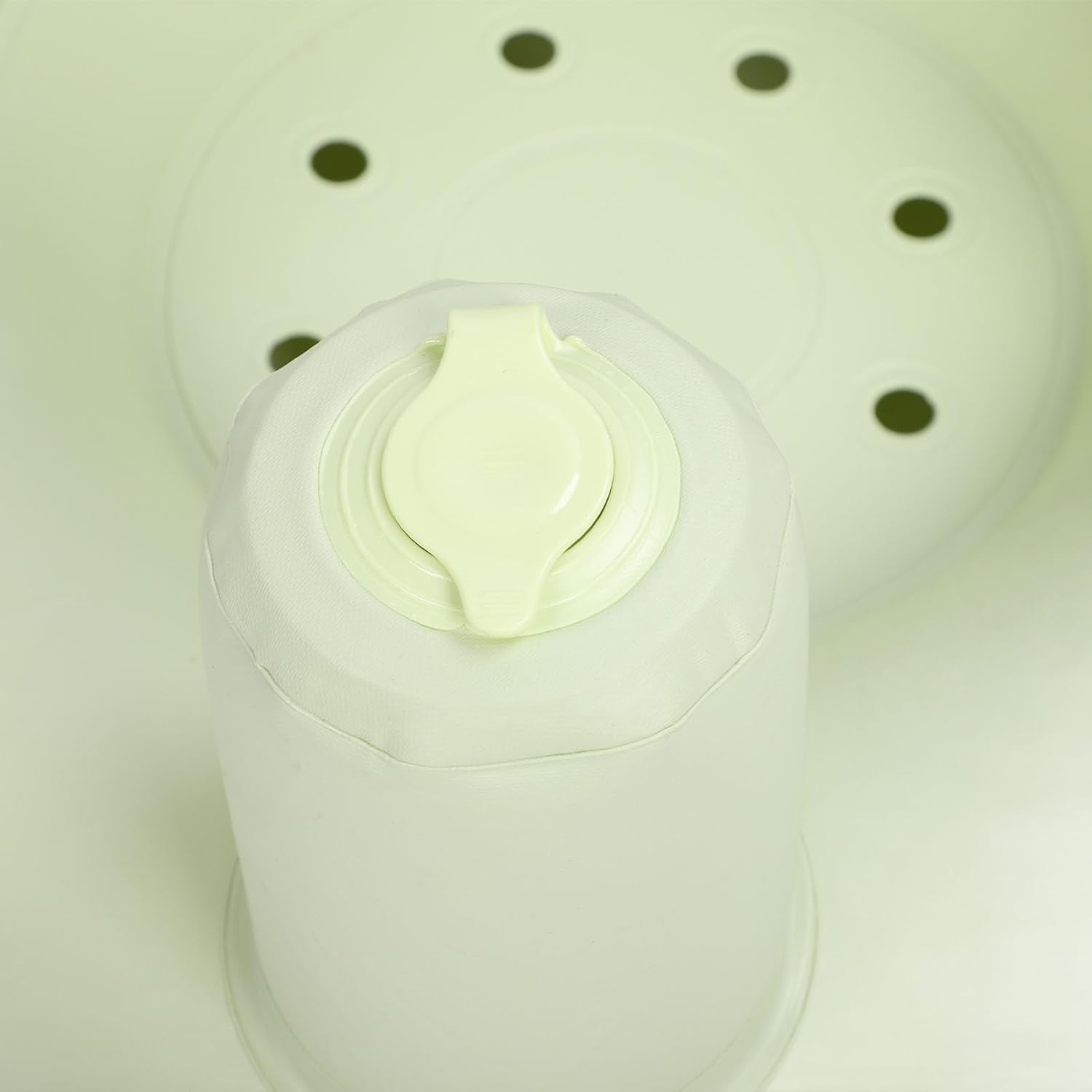 Inflatable High Chair Cute Safe Support Seat Easy To Inflate Portable for Bathing Play Feed PVC