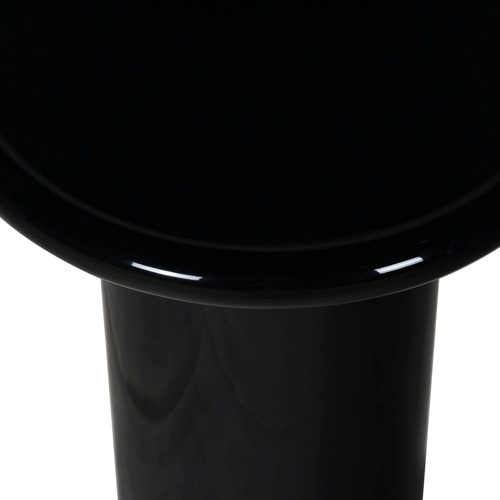 SAFAVIEH Couture Collection - Lolita Black Concrete Accent Table, Modern Roun...