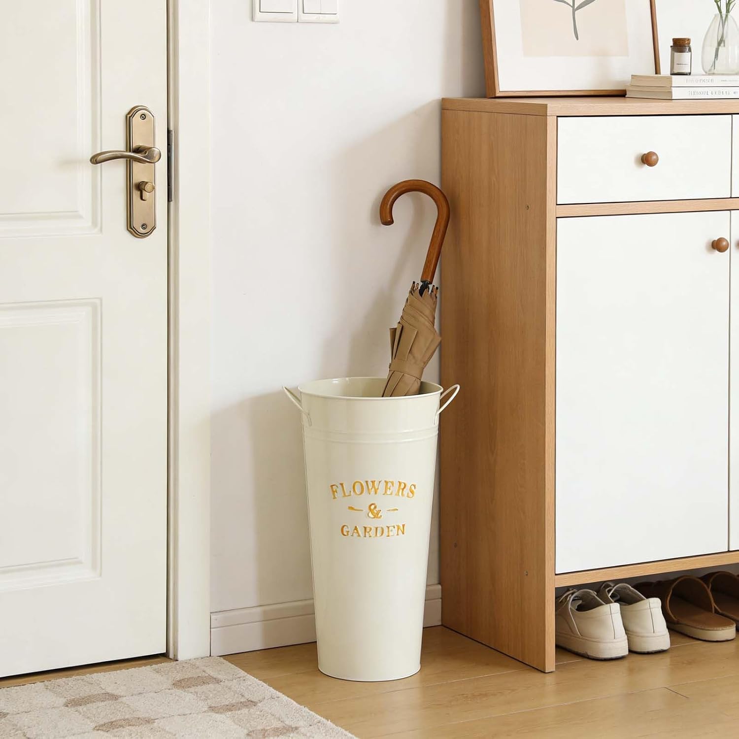 Metal Round Umbrella Stand Rack, Free Standing Umbrella Holder Bin Walking Sticks Clubs Organizer Rustic Floral Bucket Floor Vase for Entryway Porch Indoor (Beige)