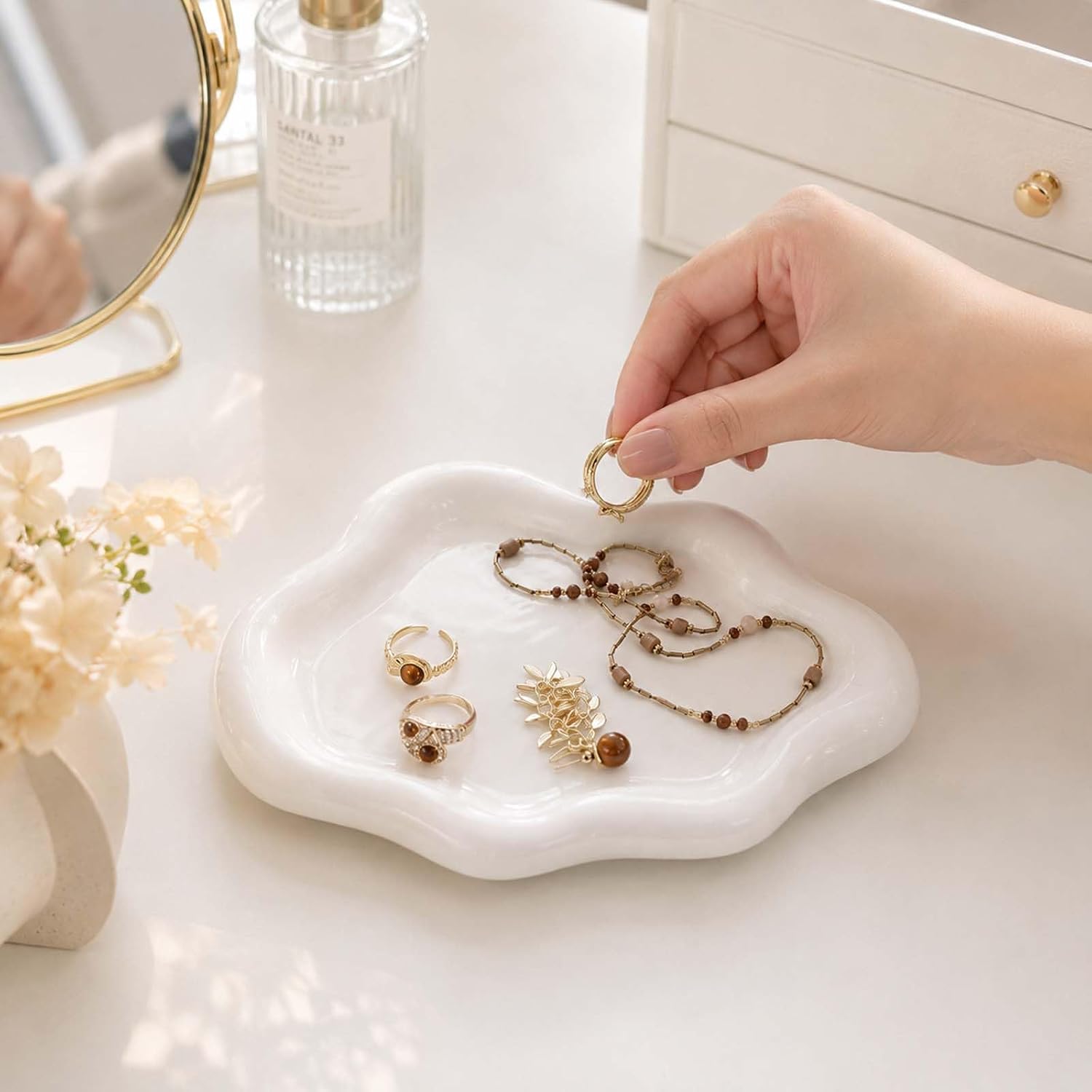 Gifts for Mom White Ceramic Jewelry Dish Tray, Vanity Ring Dish Ceramic Jewlery Trays Trinket Ring Holder, Room Decor Aesthetic,Decorative Cloud Vanity Key Tray Present for Wife Mom Daughter (Cloud)