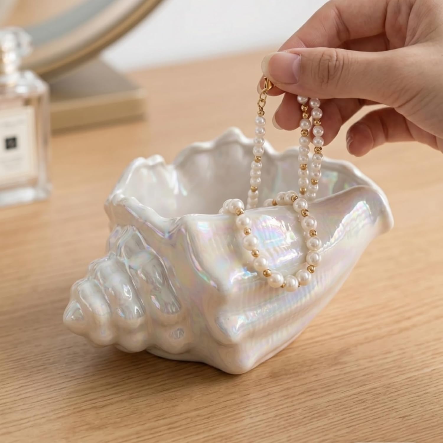 Ocean-Themed Cermaic Jewelry Tray,Ceramic Home Decor Jewelry Storage Plate for Jewelry,keys,watches and Accessories,Exquisite creative decorative Home Decor (Pearl-colored conch shell)