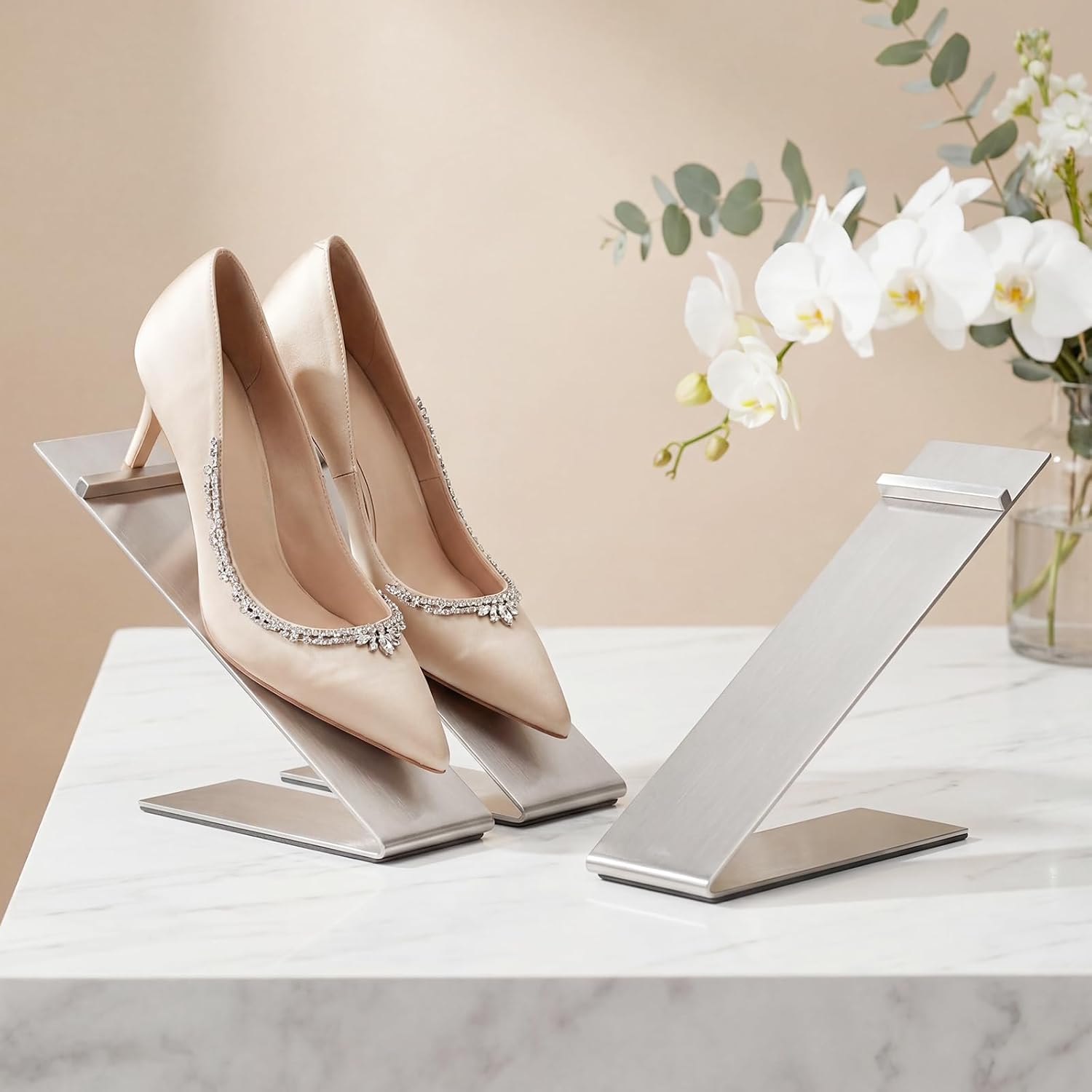 Therwen 4 Pcs Gold Shoe Display Stand Shoe Rack Stainless Steel Golden Metal Riser High Heel Display Rack Holder for Home Shopping Malls (Shape V,Silver)