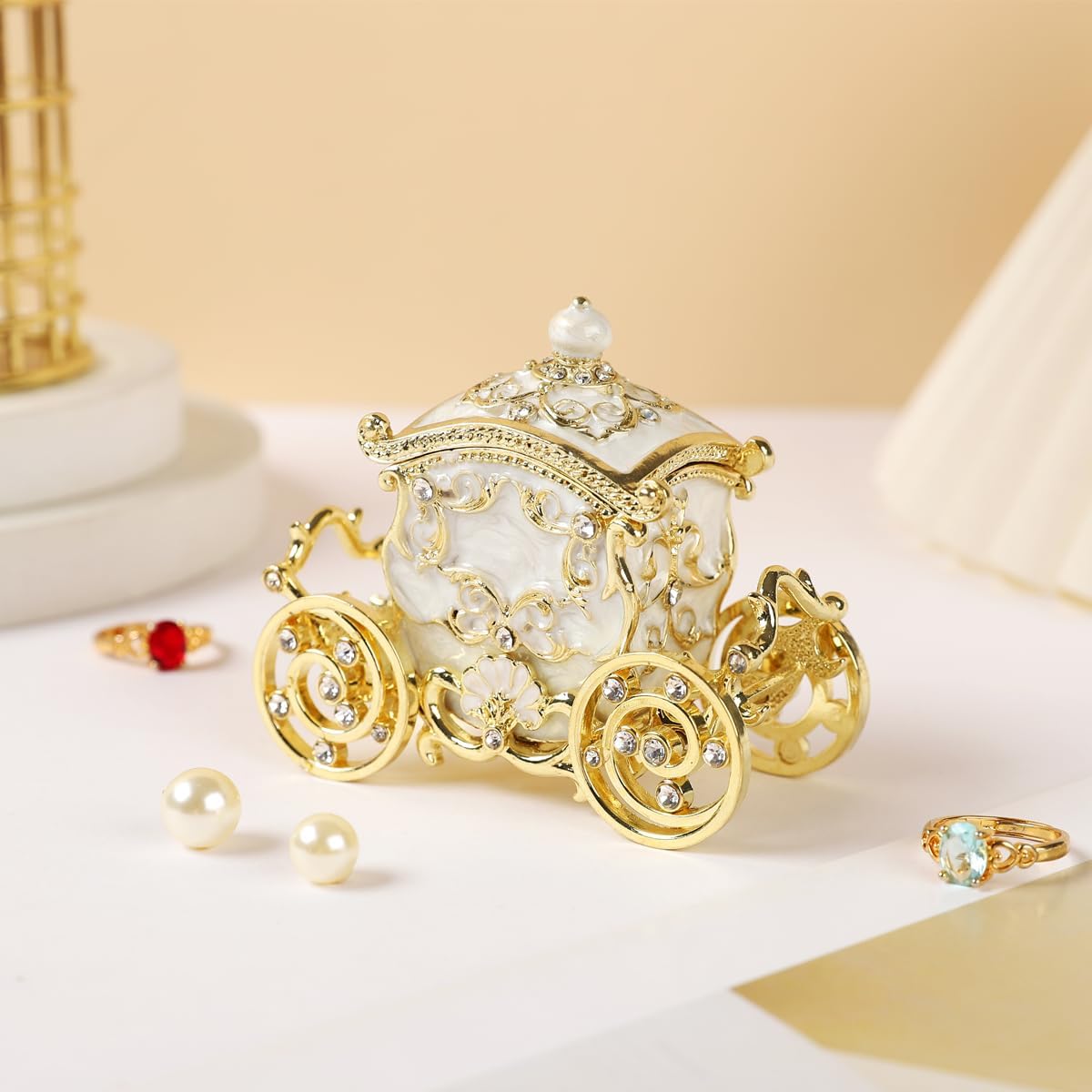Retro Carriage Jewelry Trinket Box Enamel Ring Hold Boxes Hand-Painted Vintage Ornaments Craft Gift for Women(White)