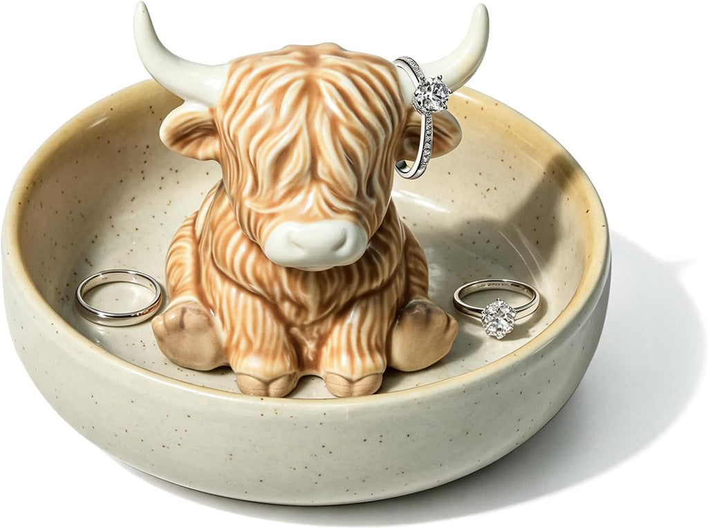 Highland Cow Gifts for Women, Ceramic Highland Cow Ring Holder with Circular Tray, Wedding, Christmas, Birthday Gifts for Women, Mom, Wife, Farmhouse & Bohemian Style Jewelry Holder for Desk Decor