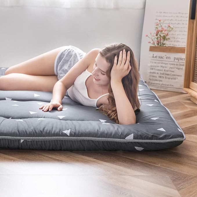 MAXYOYO Japanese Floor Mattress Futon Mattress, 4" Thicken Tatami Mat Sleeping Pad Foldable Roll Up Mat Boys Girls Dormitory Pad Kids Floor Lounger Pillow Bed, Charcoal Grey, Queen Size