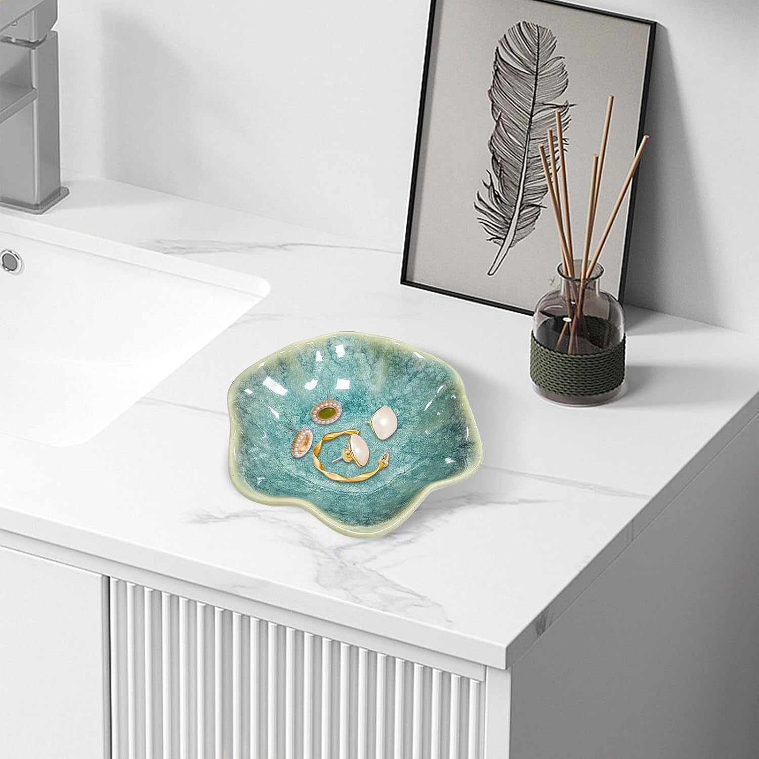 Ceramic Jewelry Dish,Leaf Jewelry Tray Key Tray,Jewelry Holder,Small Ring Dish Holder Jewelry Plate Trinket Dish Catchall Tray Nightstand Decor For Entryway Table Green Room Decor（Crystal Green）