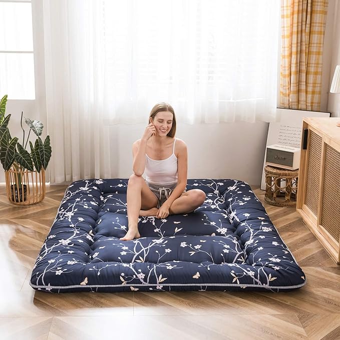 MAXYOYO Japanese Floor Mattress Futon Mattress, 4" Thicken Tatami Mat Sleeping Pad Foldable Roll Up Mat Boys Girls Dormitory Pad Kids Floor Lounger Pillow Bed, Charcoal Grey, Queen Size