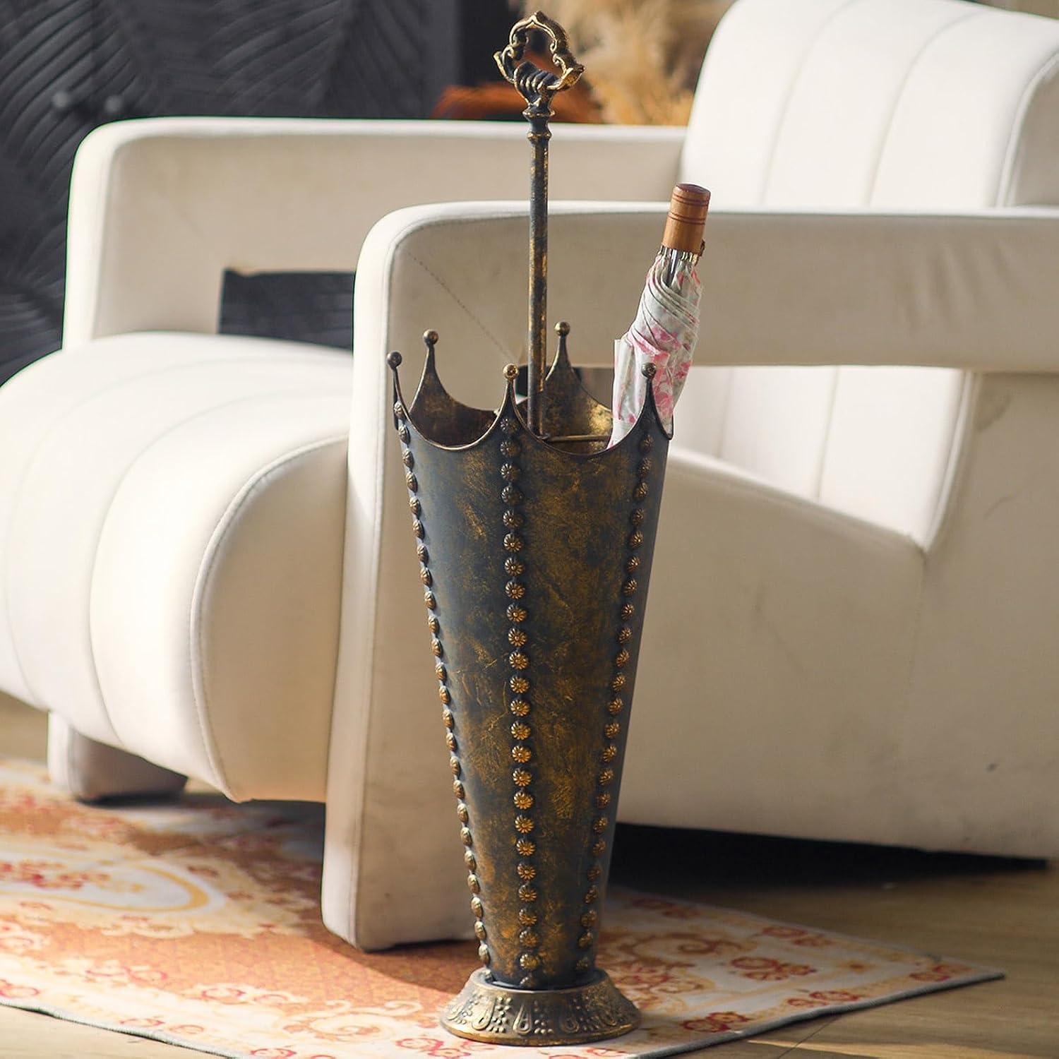 Vintage American Style Iron Umbrella Stand, Creative Storage Rack with Shelf for Living Room Sofa Side, Decorative Metal Organizer for Home Garden