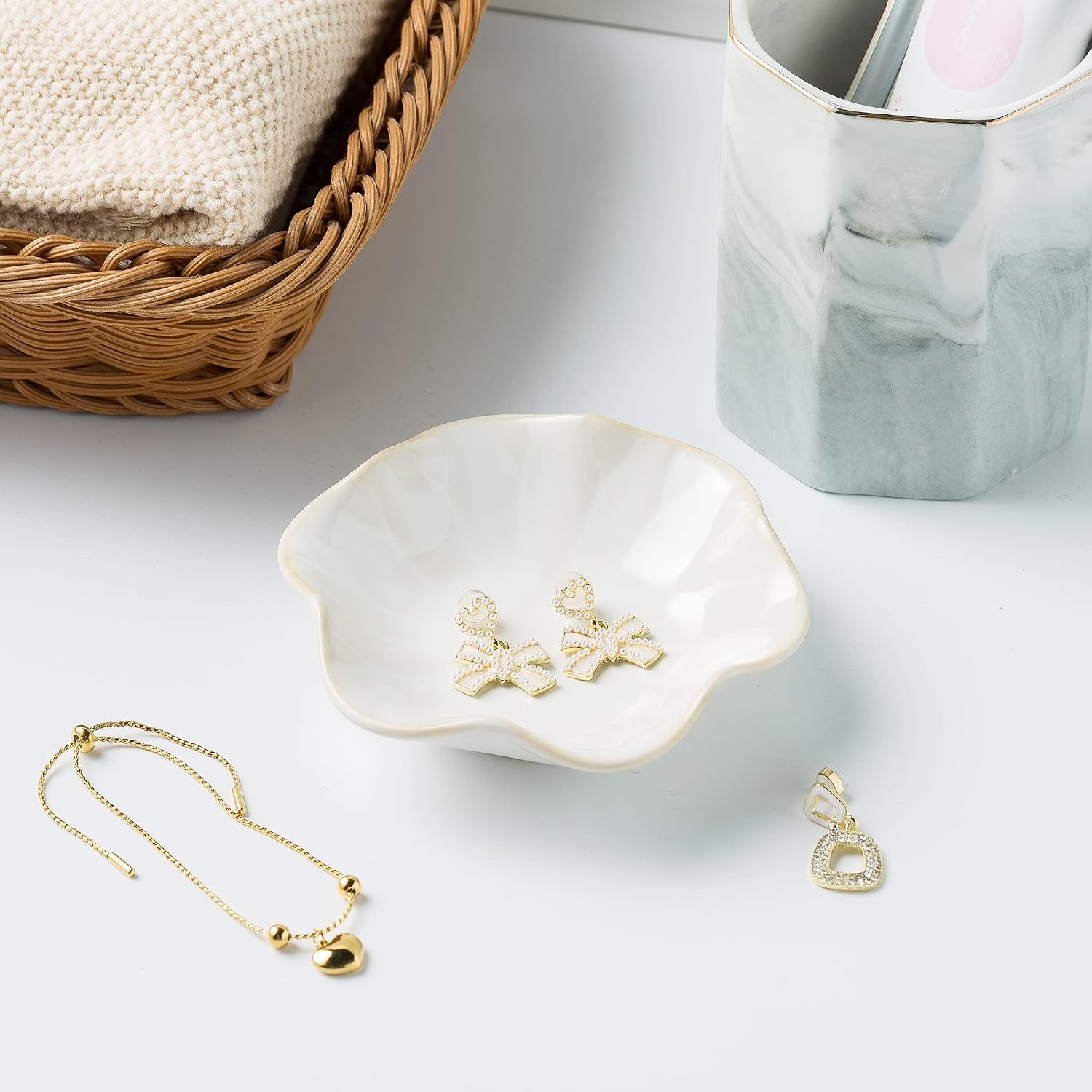 BEUNAIZER Jewelry Dish Tray, Ring Dish, Ceramic Trinket Tray, Key Bowl, Decorative Plate, for Friends Sisters Daughter Mother (Milky White)