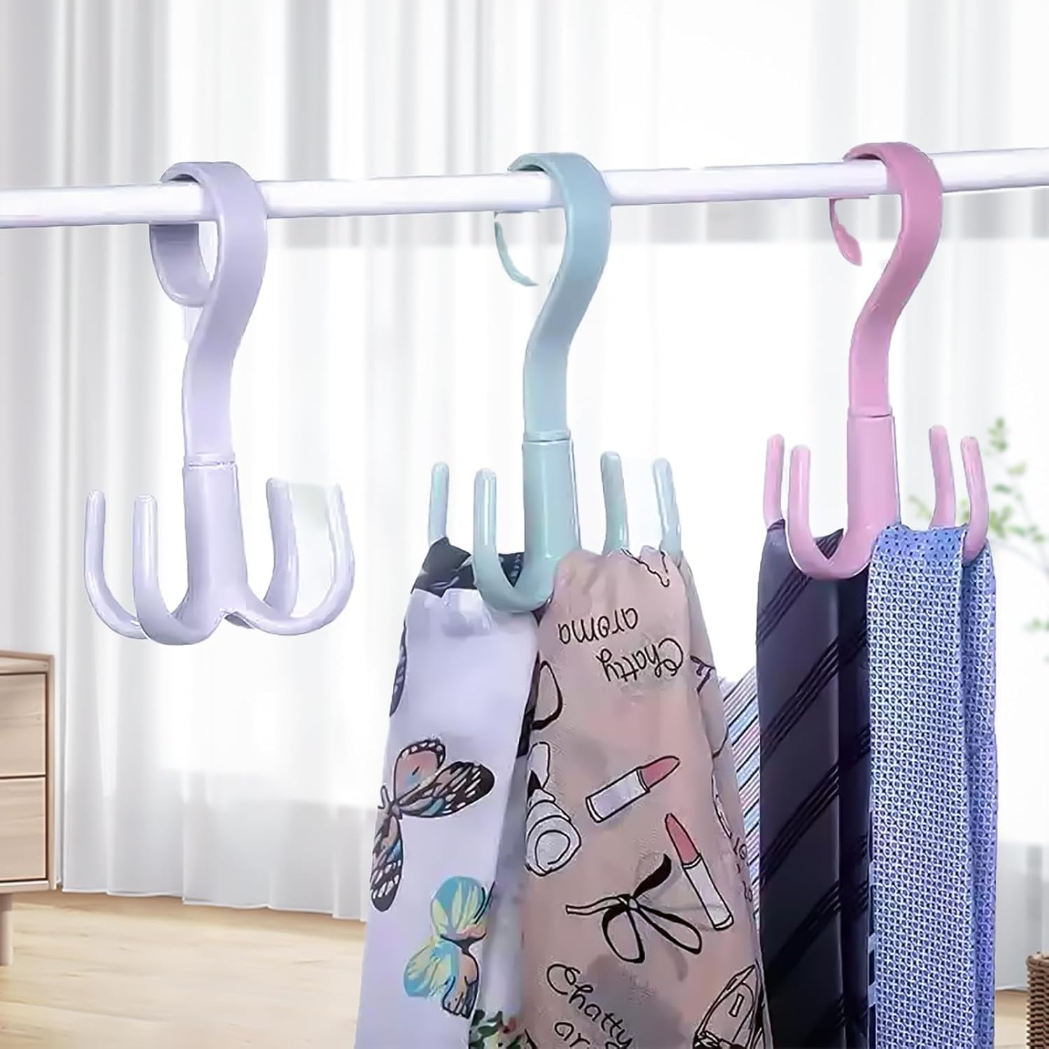 360° Rotating Four-Claw Hanger Hook for Closet Multi-Purpose Space-Saving Organizer for Bags Belts Hats and Accessories