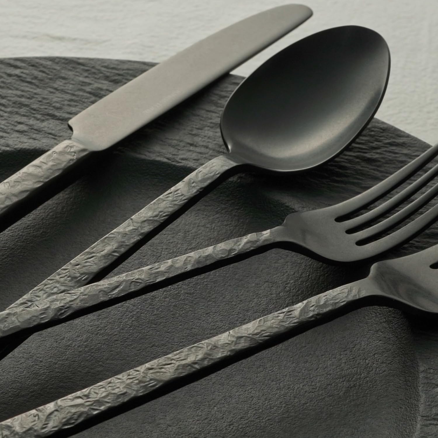 KINGSTONE 40 Pcs Black Hammered Silverware Set for 8, 18/10 Stainless Steel Heavy Duty Flatware Set, Tableware Cutlery Utensil Sets for Home Restaurant Dishwasher Safe
