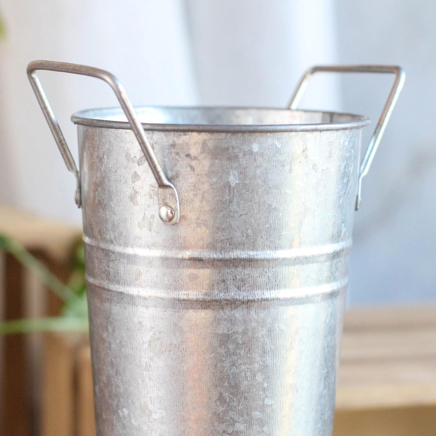 Multipurpose Sturdy Metal Vase Stand Holder Freestanding Decorative Rack for Canes Walking Stick and Magazines