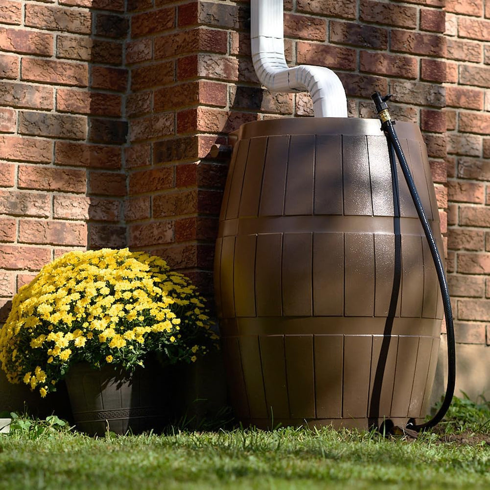 FCMP Outdoor Raincatcher 4000 Rain Barrel, Flat-Back Rainwater Catcher with S...