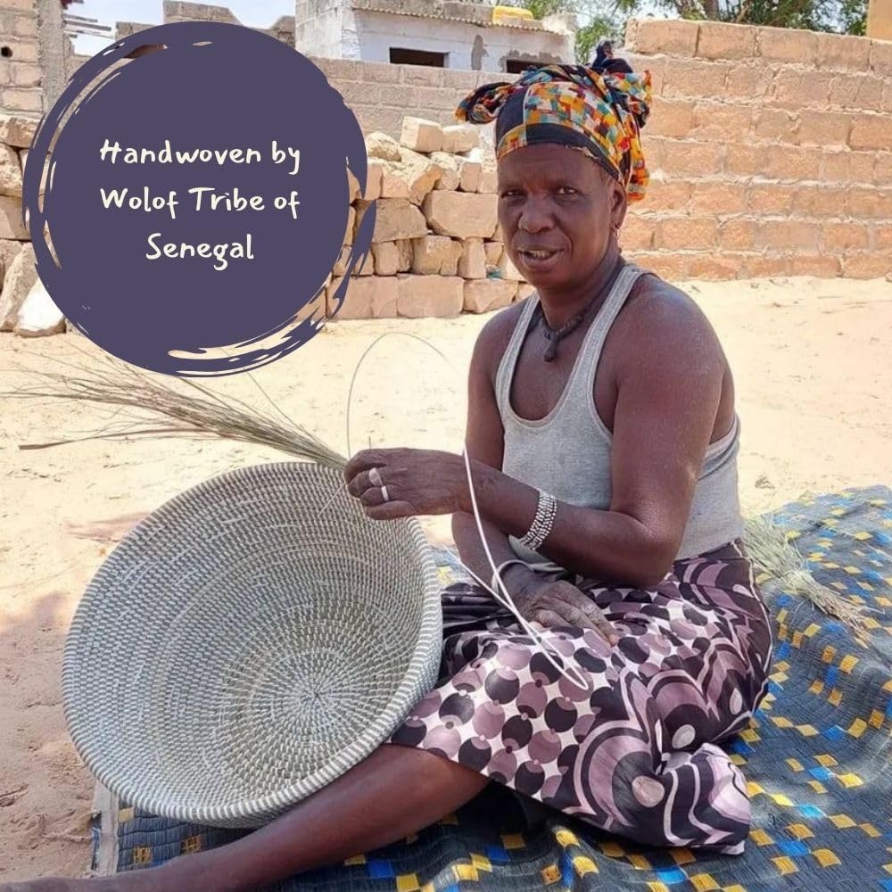 Tall Large Decorative Wicker Storage Basket with Lid, Laundry Hamper, Blanket Storage, Toys Bin, Clothes Holder, Boho Style (White)