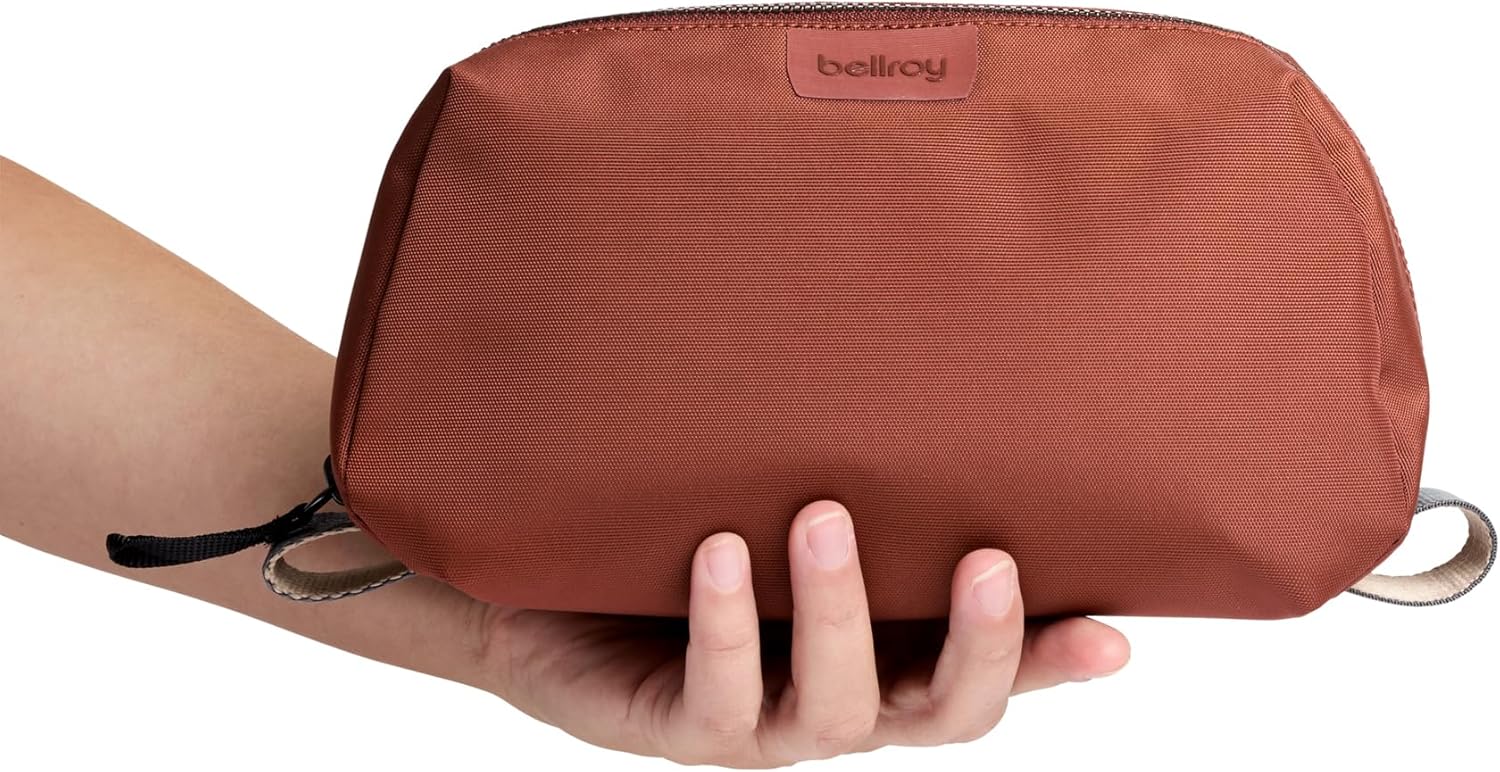 Bellroy Toiletry Kit (Unisex Toiletry Bag, Zipper Closure, Water-Resistant Lining, Toothbrush Sleeve with Magnetic Closure, Internal Mesh Pocket Organization) -Bronze