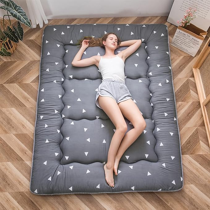 MAXYOYO Japanese Floor Mattress Futon Mattress, 4" Thicken Tatami Mat Sleeping Pad Foldable Roll Up Mat Boys Girls Dormitory Pad Kids Floor Lounger Pillow Bed, Charcoal Grey, Queen Size