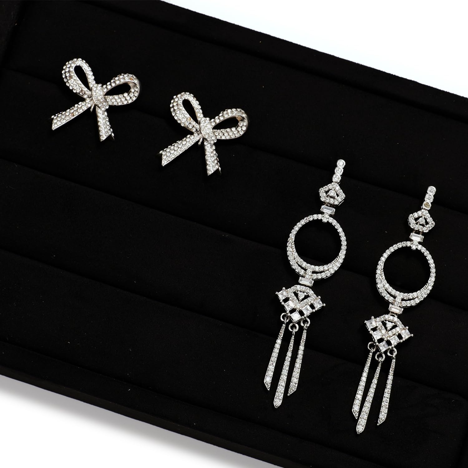 Black Velvet 3-Slots Jewelry Ring Display Tray Showcase Small Jewelry Display Organizer Tray for Rings(M)
