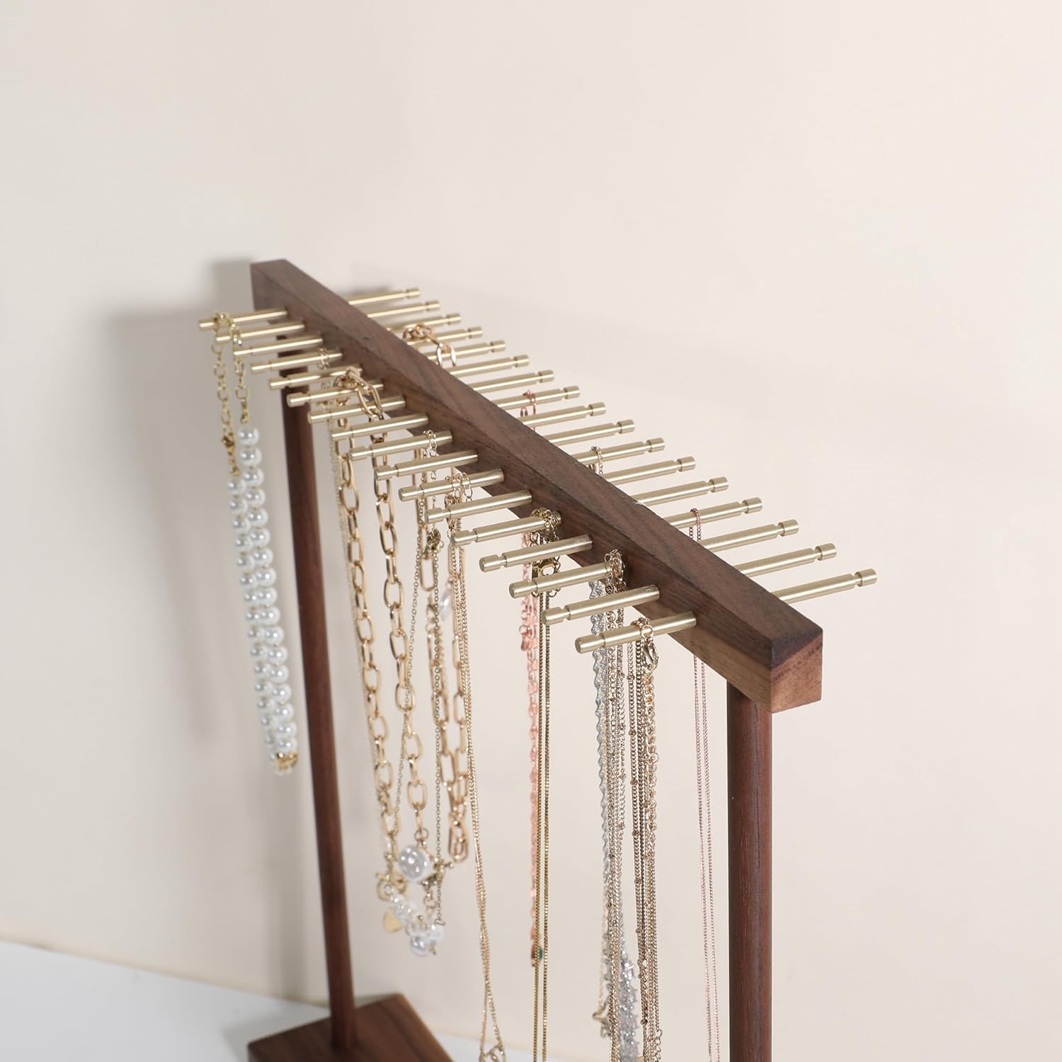 GemeShou Large necklace hanger shelf with 17 copper bars, Wooden jewelry storage organizer rack for hanger necklace bracelet, necklace display stand for boutique store【Walnut】