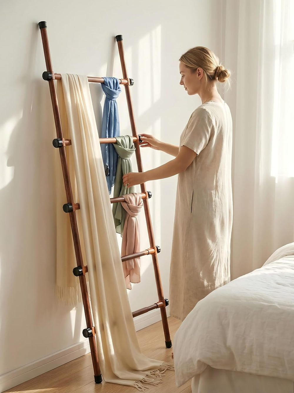 SIBRAD Expandable Blanket Ladder for Living Room, Adjustable Width (17.3&quot...