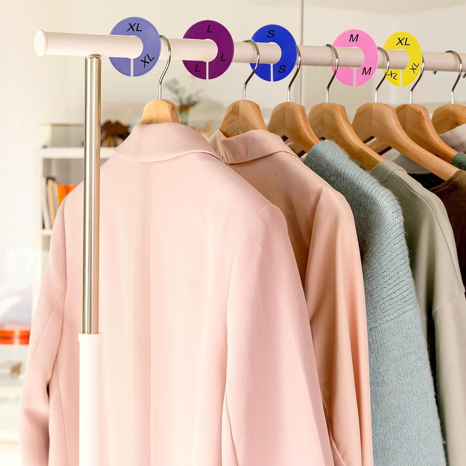 Mozeat Lens 10 PCS Closet Dividers for Hanging Clothes, Color Plastic Hanger Tags Clothing Rack Dividers Round Closet Labels Reusable Wardrobe Hanger Separator （10 Colors）
