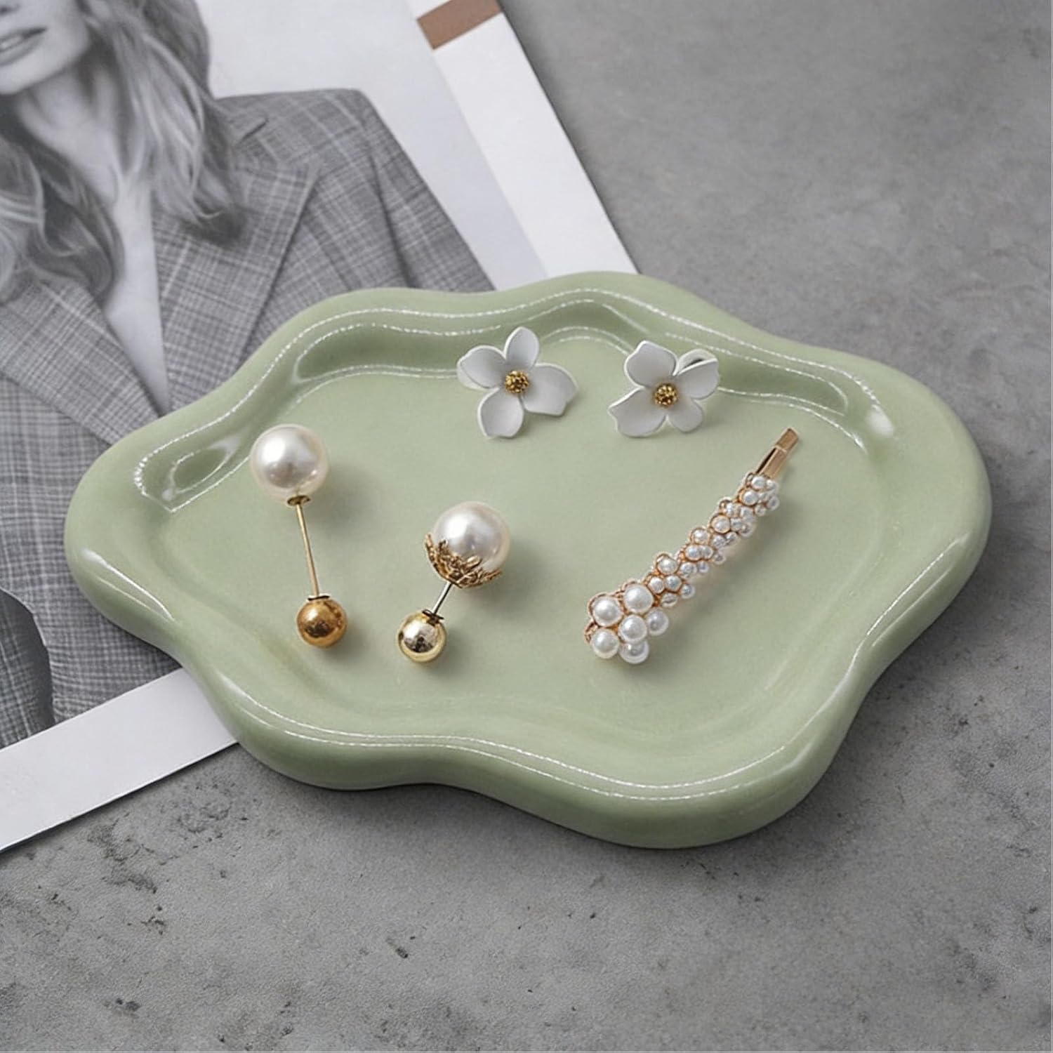 Small Trinket Dish Jewelry Tray for Women, Cute Ceramic Cloud Tray, Jewelry Ring Holder Dish for Keys, Candles, Perfume, Vanity Nightstand Decor Jewelry Plate Bowl, Friendship Birthday Gifts for Mom