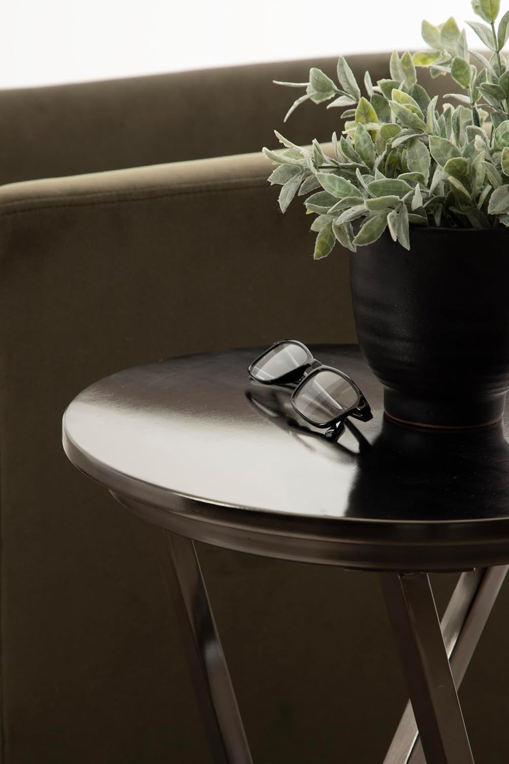 Kate and Laurel Aja Modern Metal Round Side Table; 15 x 15 x 23; Gray Gunmeta...
