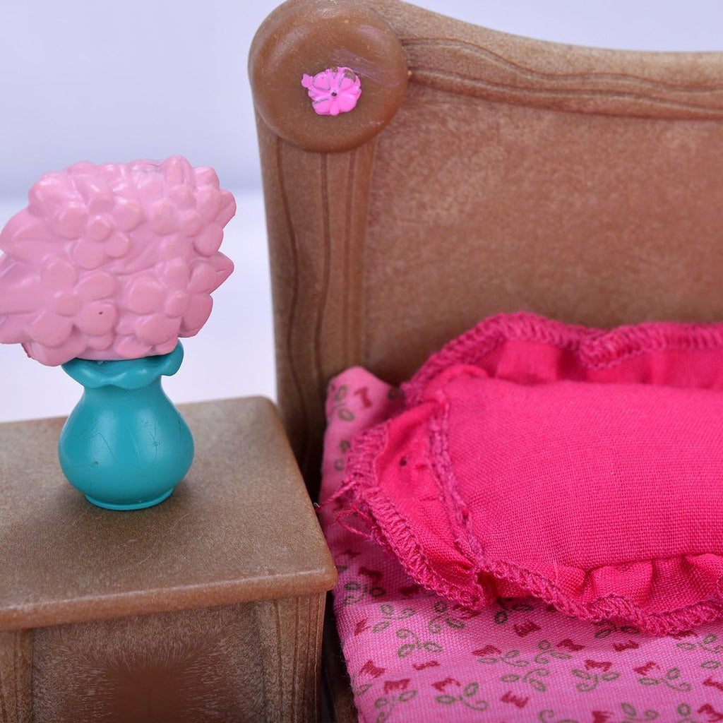 Lil Woodzeez Master Bedroom and Dining Set Can Be Used with All Families and Environments Ages 3+