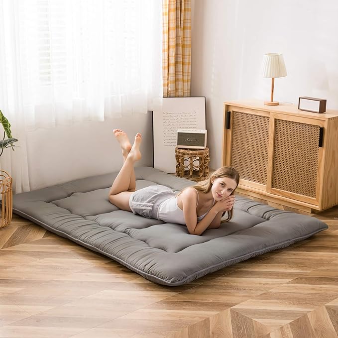 MAXYOYO Japanese Floor Mattress Futon Mattress, 4" Thicken Tatami Mat Sleeping Pad Foldable Roll Up Mat Boys Girls Dormitory Pad Kids Floor Lounger Pillow Bed, Charcoal Grey, Queen Size