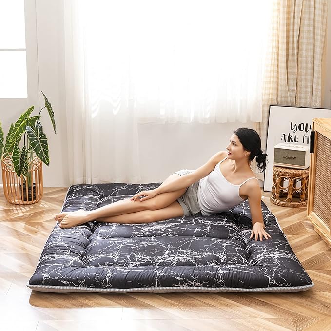MAXYOYO Black Marble Printed Japanese Futon Floor Mattress, Thicken Sleeping Pad Floor Bed Roll Up Camping Mattress Folding Couch Bed Mattress Topper Guest Floor Mattress King