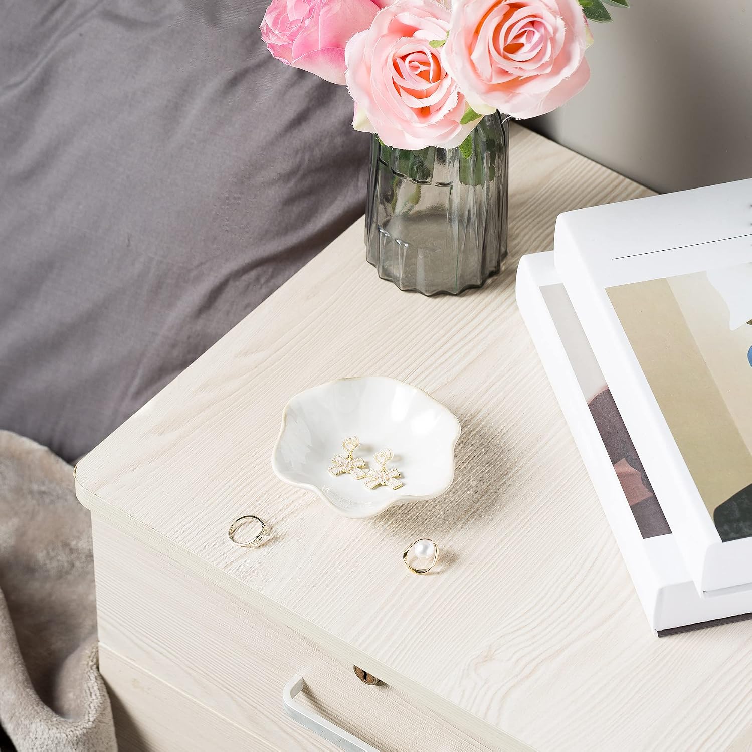 BEUNAIZER Jewelry Dish Tray, Ring Dish, Ceramic Trinket Tray, Key Bowl, Decorative Plate, for Friends Sisters Daughter Mother (Milky White)