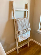 BARNWOODUSA Rustic Farmhouse Decorative Ladder, 72x21x1.63, White Wash | Comes Fully Assembled -- Nothing to build, and no complicated instructions. Item will have 6 rungs that are 18 inches wide.