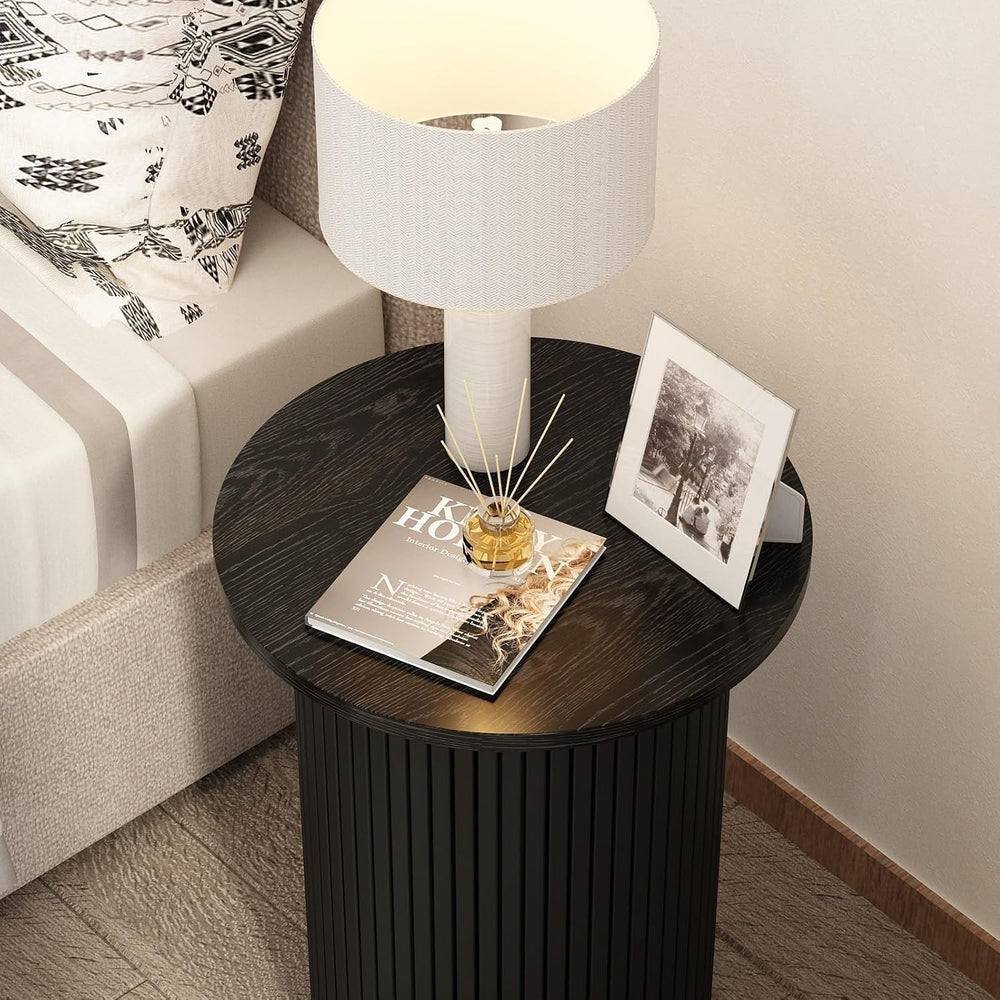 Wnutrees Round Fluted End Table, Small Accent Pedestal Side, Black