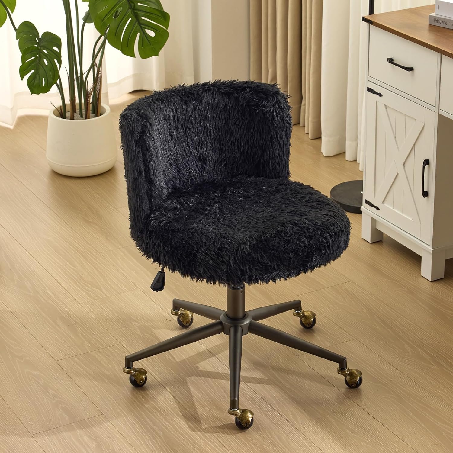 VINGLI Plush Upholstery Vanity Desk Chair with Curved Back & 90-102° Tilt & Adjustable Height, Cute Rolling Chair with Bronze Base & Golden-Bronze 360° Swivel Wheels for Makeup & Home Office, Black