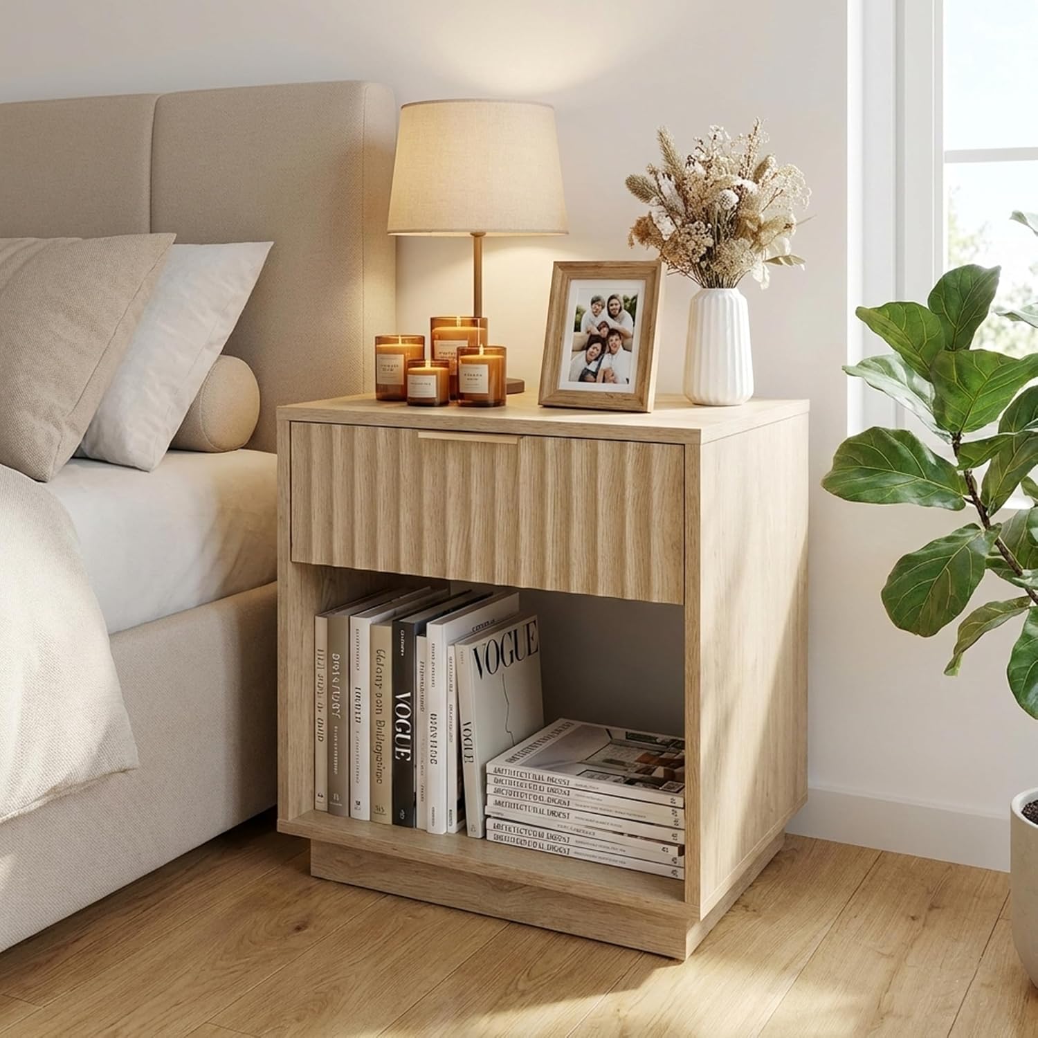 holzart Set of 2 Fluted Wood Nightstands with Hidden Compartment, Modern Oak End Tables with Wavy Drawer and Open Shelf, Boho Bedside Tables for Bedroom, Light Wood