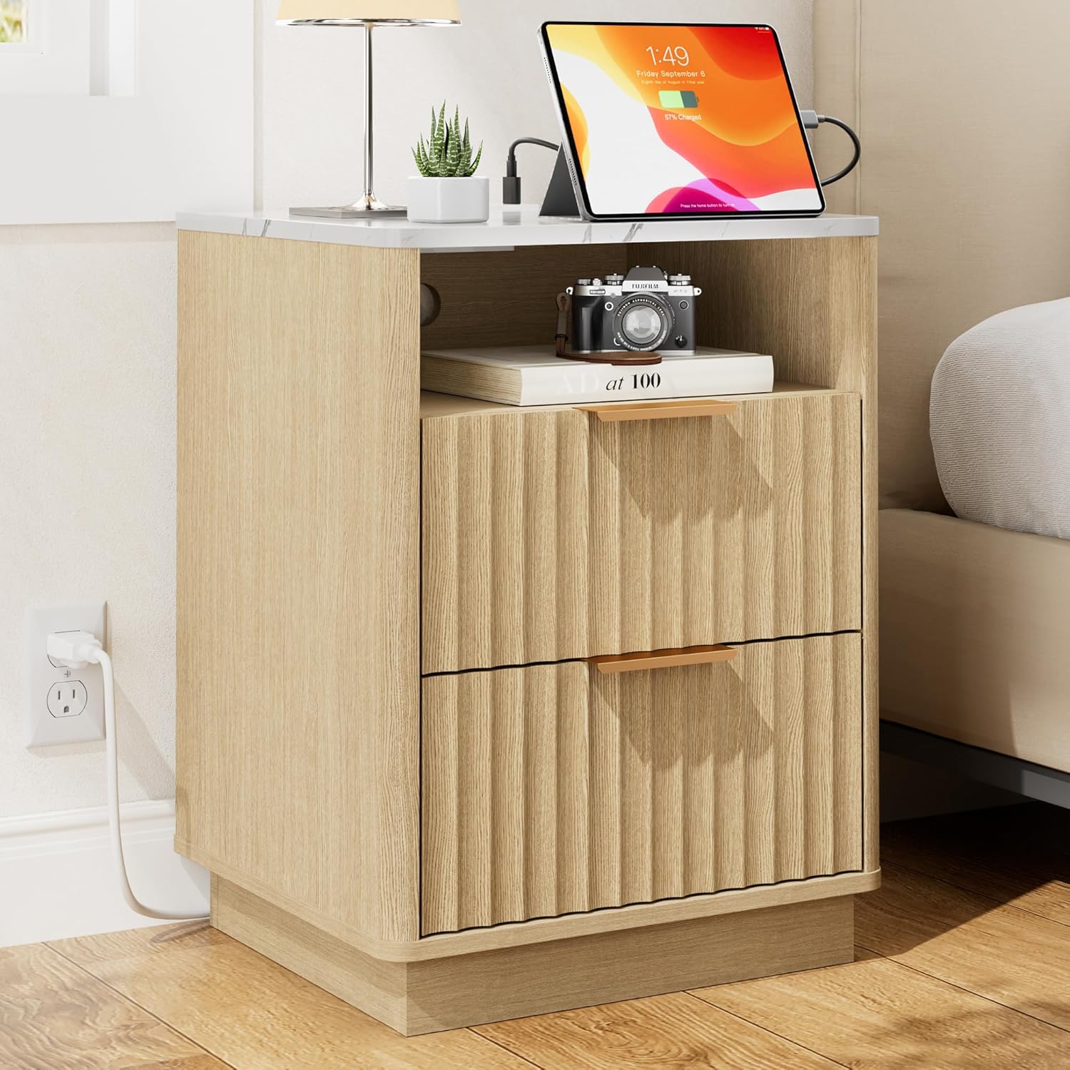 Fluted Night Stand with Charging Station, 18" Modern Nightstand with Faux Marble Top, 2 Drawers End Table with Storage, Bedside Table for Bedroom Living Room, Curved Profile (Natural Oak)