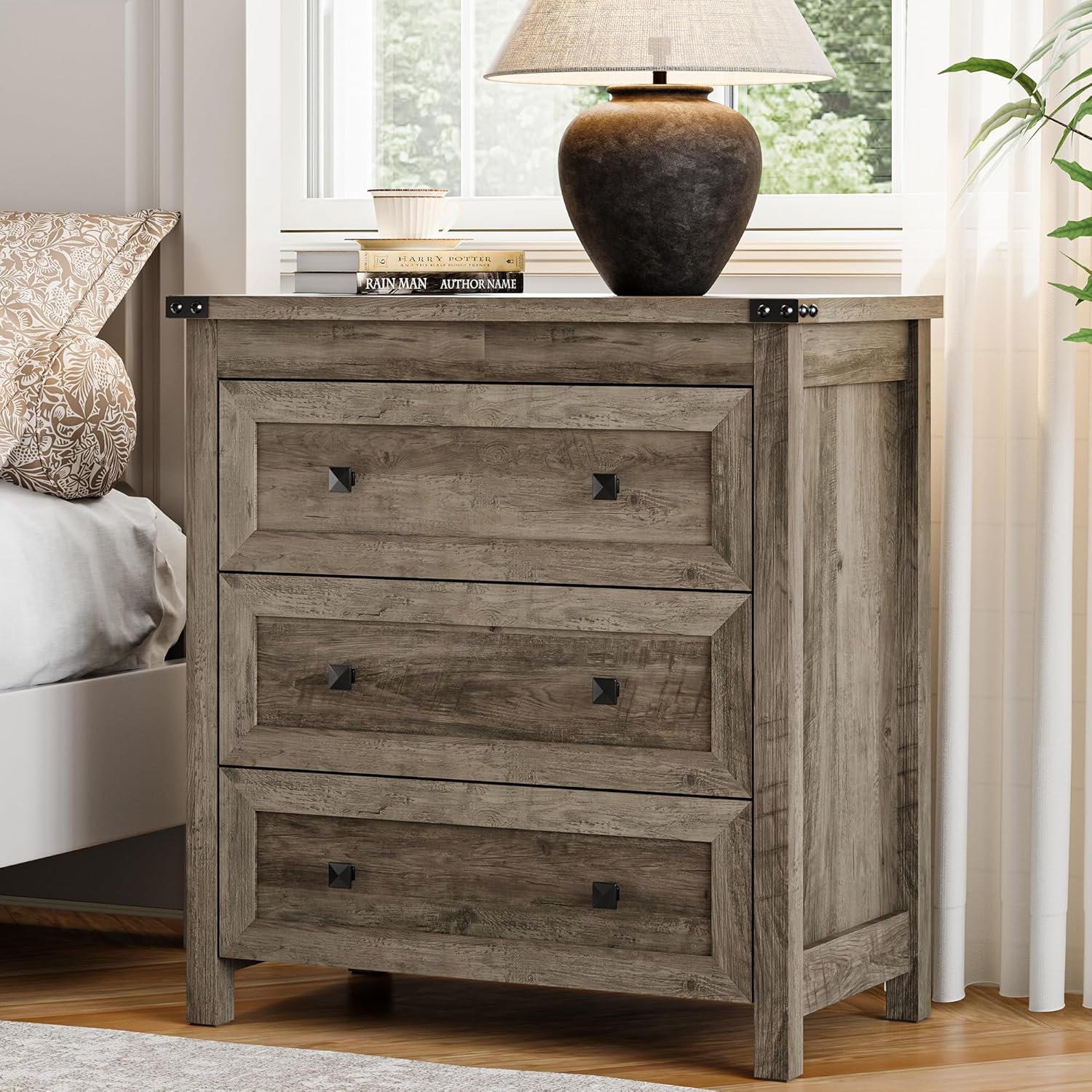 Dresser for Bedroom with 3 Drawers, Small Chests of Drawers, 27.55" Wide Farmhouse Wood Nightstand Bedside Cabinet End Table, Modern Closet Storage Organizer for Living Room, Entryway, Hallway, Grey