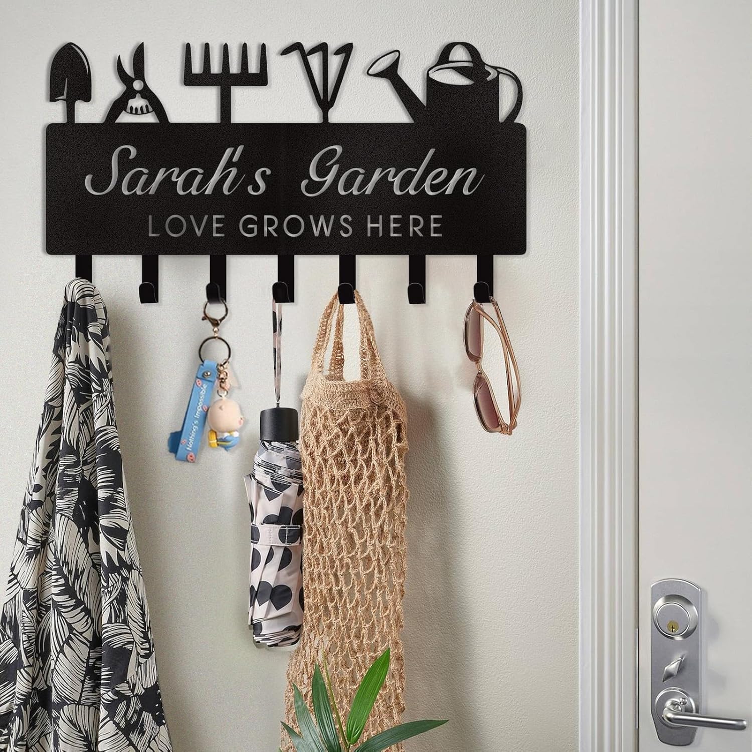 Personalized Key Holder for Wall, Custom Name Wall Mounted Black Key Hanger with Horticultural Garden Design, Key Racks Organizer for Hallway Entryway Front Door Storeroom Decor