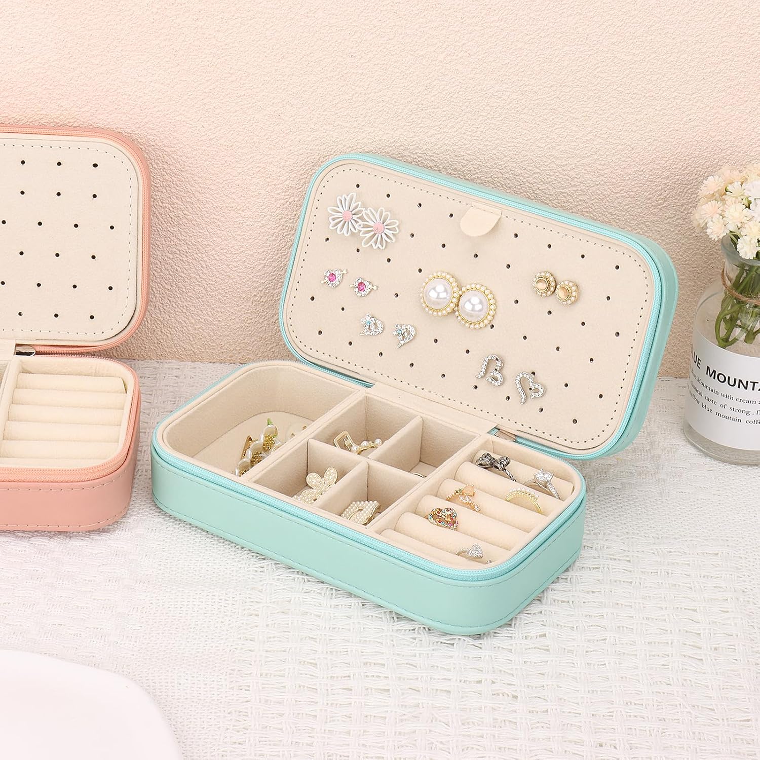 DesignSter Travel Jewelry Box, PU Leather Portable Jewelry Case, Small Jewelry Boxes for Gifts, Travel Jewelry Organizer for Women Rings Earrings Necklaces Bracelets (Mint Green)