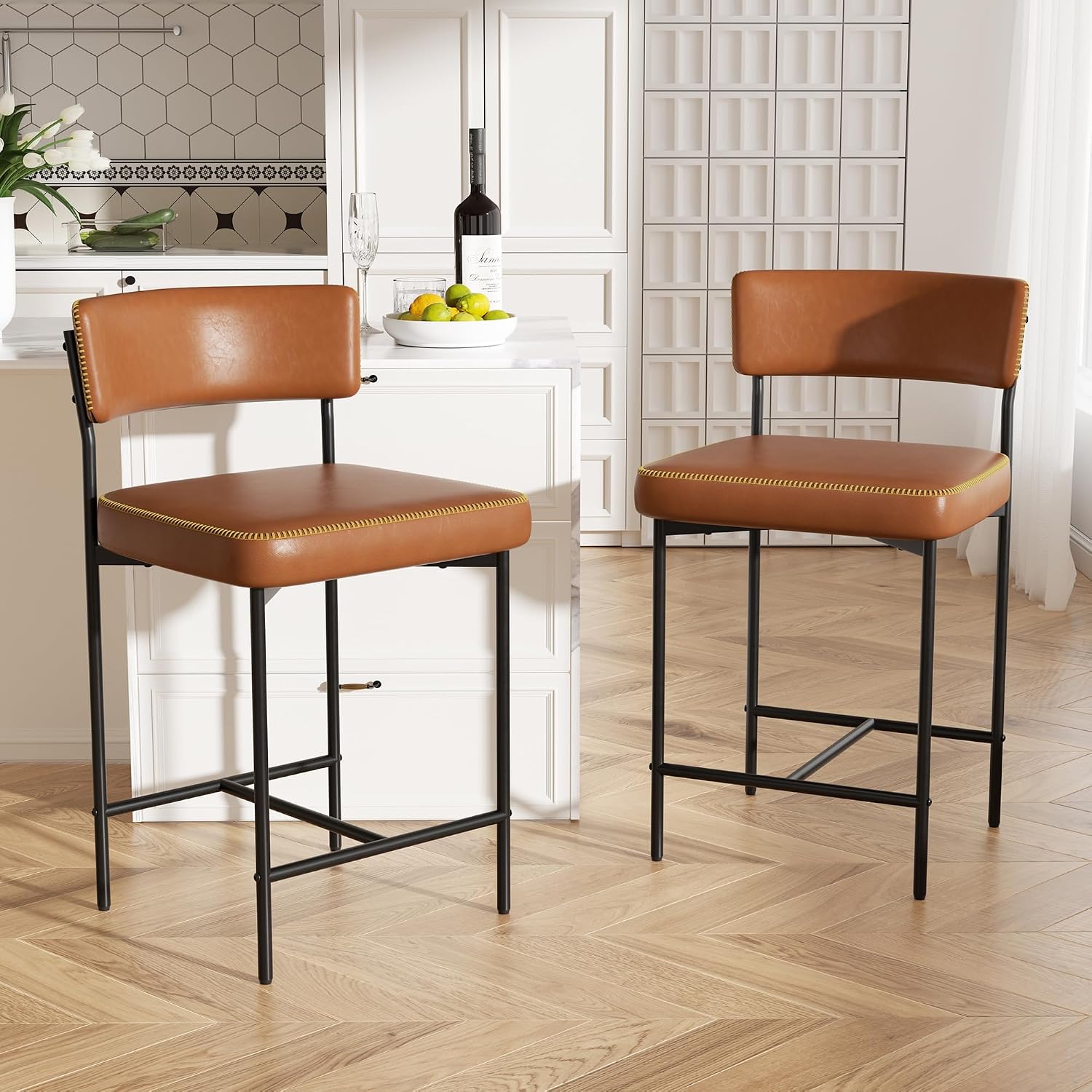 Bar Stools Set of 4, Faux Leather Counter Height Barstools with Curved Back, 25 Inch Upholstered Bar Chairs, Modern Counter Stools for Kitchen lsland, Caramel