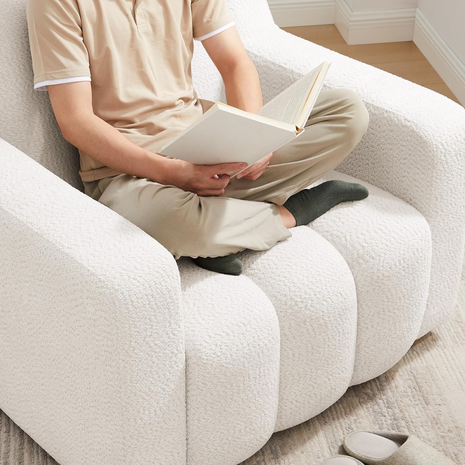 Oversized Accent Chair, Modern Living Room Chairs, Boucle White | Cloud Comfort, Upholstered Armchair, Ergonomic Design, Comfy Reading Chair for Bedroom, Office, Waiting Room