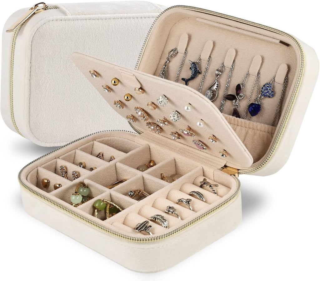 Dajasan Velvet Travel Jewelry Boxes, Small Travel Jewelry Case, Portable Travel Jewelry Organizer Box for Birthday Mother's Day Valentine's Day (Beige)