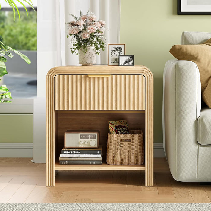 Decofy Fluted 1-Drawer Nightstand with Charging Station, Oak | Open Shelf, Gold Handles, Curved Profile, USB and Type C Ports, Wood Bedside Table for Bedroom Storage