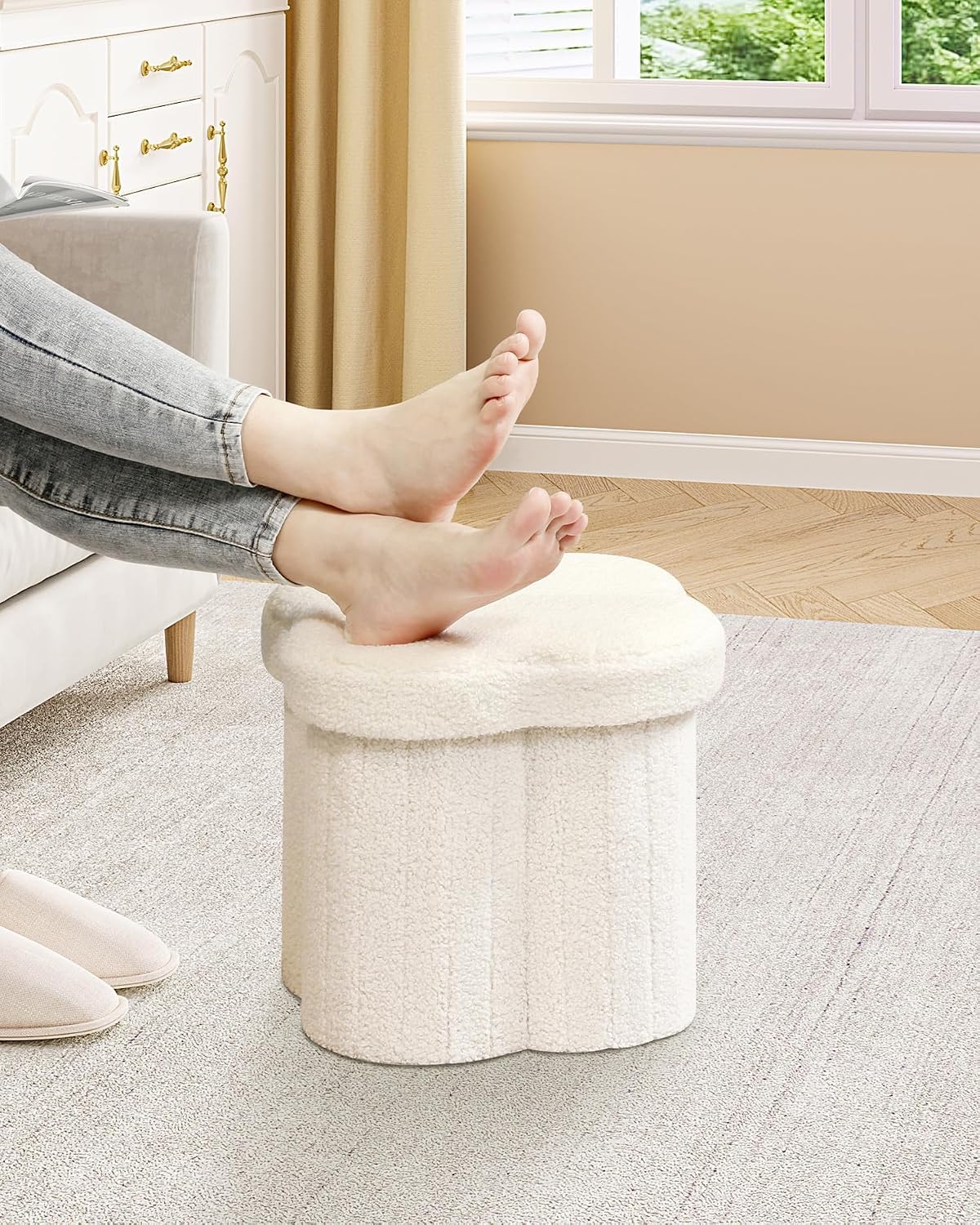 B FSOBEIIALEO Storage Ottoman Cube, Flowers Shaped Ottomans with Storage Foot Stool Footrest for Lving Room, Boucle Ottoman Seat for Dorm Room,Faux Teddy Fur,White 12.6"x12.6"x12.6"
