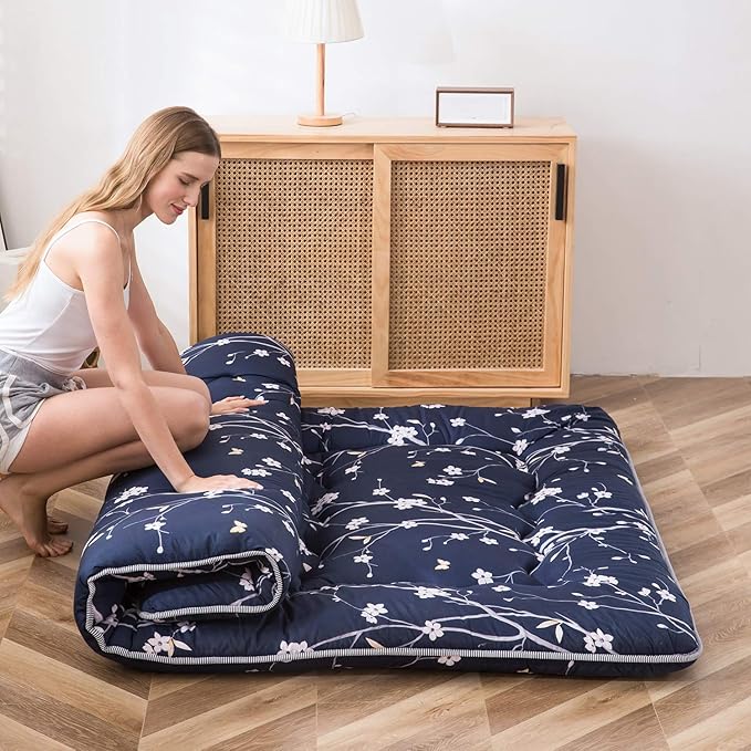 MAXYOYO Japanese Floor Mattress Futon Mattress, 4" Thicken Tatami Mat Sleeping Pad Foldable Roll Up Mat Boys Girls Dormitory Pad Kids Floor Lounger Pillow Bed, Charcoal Grey, Queen Size