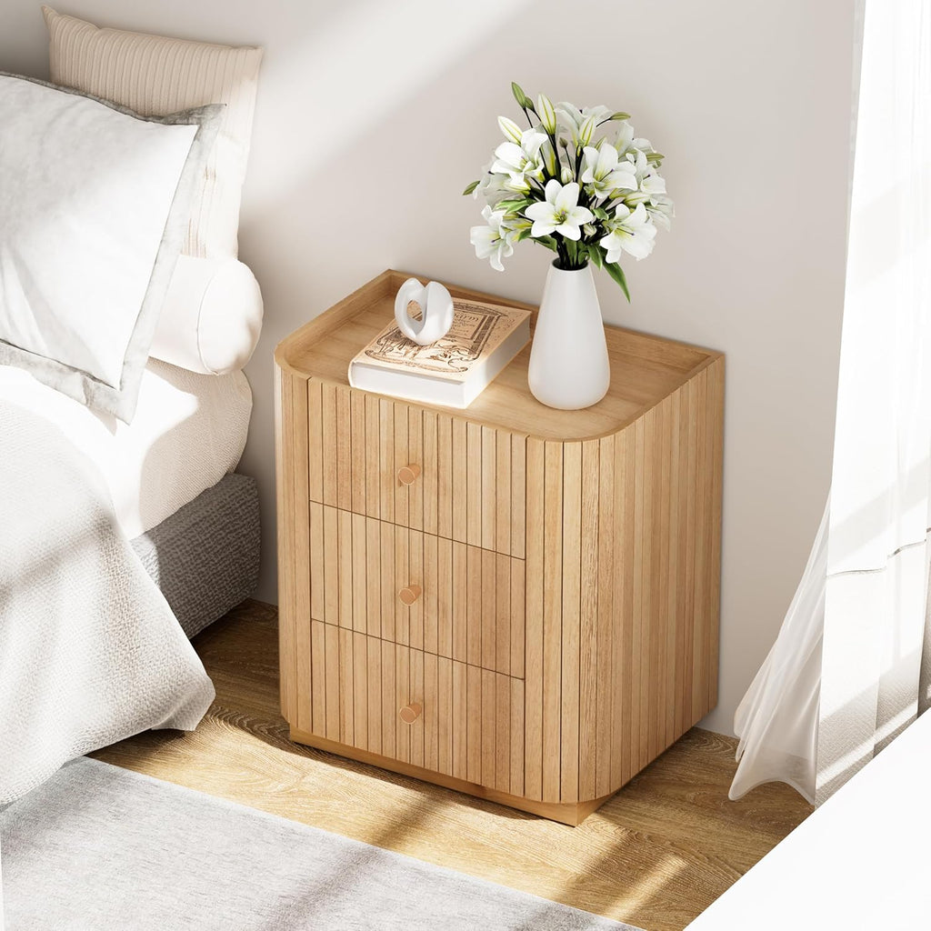 COZAYH Farmhouse 3 Drawer Wood Nightstand with Vertical Slatted Wood, Rustic Curved Edge Dresser with Metal Handles, Modern Design Bed Side Table with Recessed Tray Top for Bedroom, Office (Natural)