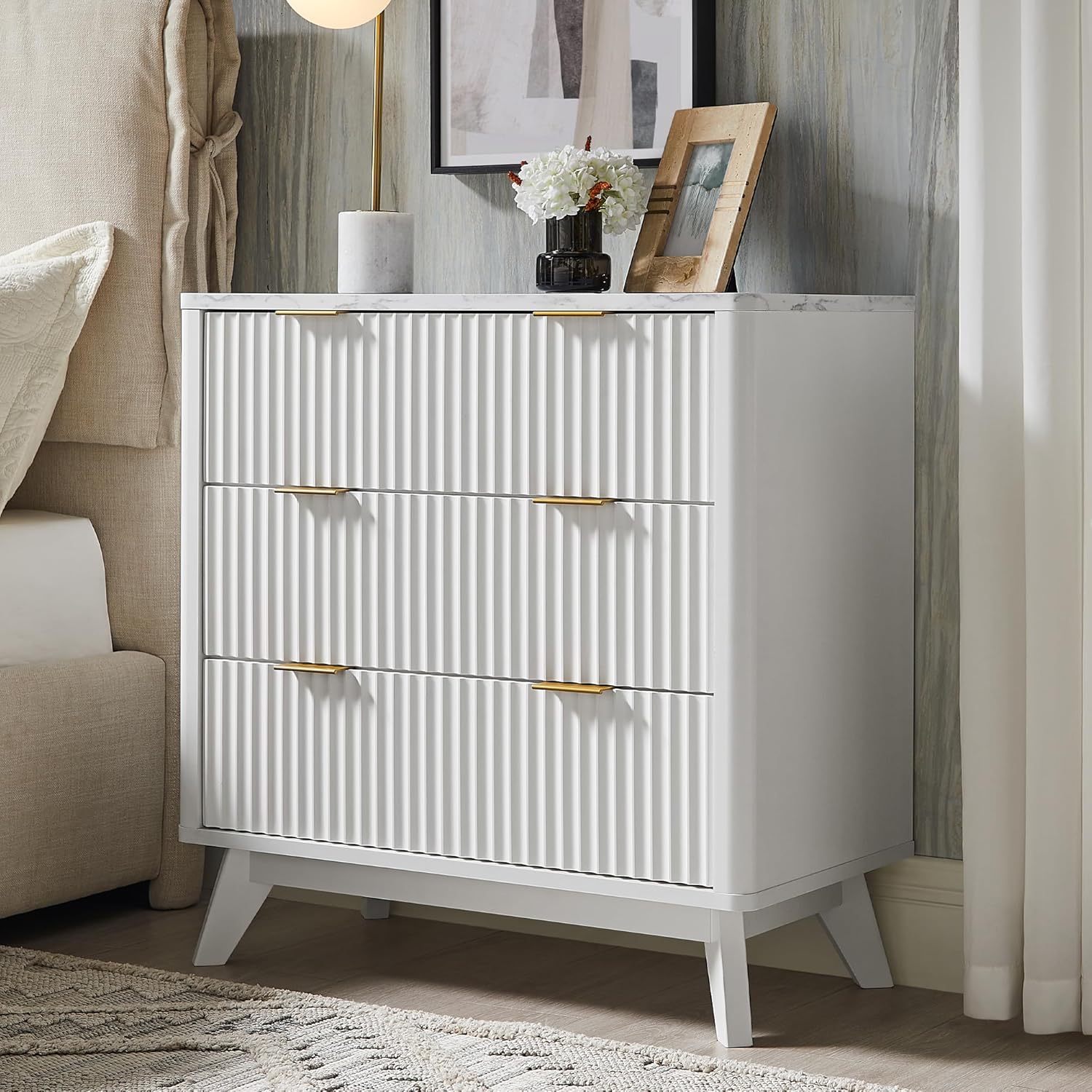 T4TREAM Fluted 3 Drawers Nightstand, Oversized Extra Large Modern Side Table with Faux Marble Top, End Table Bedside for Bedroom, Living Room, Curved Profile Design, Solid White