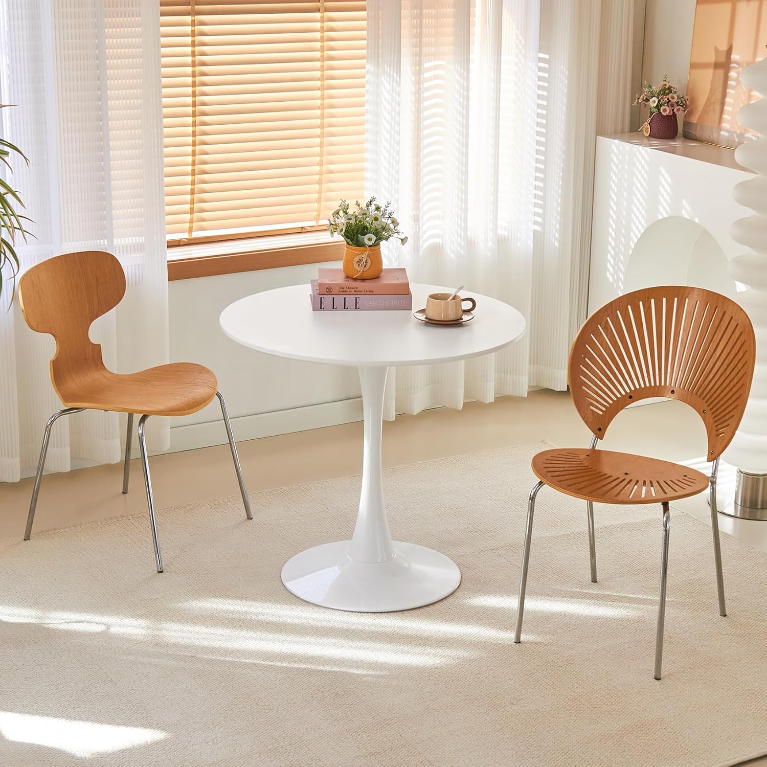 Round Dining Table, 31.5" Circle Tulip Table with Thickened Tabletop & Metal Pedestal, Mid Century Modern Bistro Table for Kitchen, Small Places, Living Room, Cafe (White)